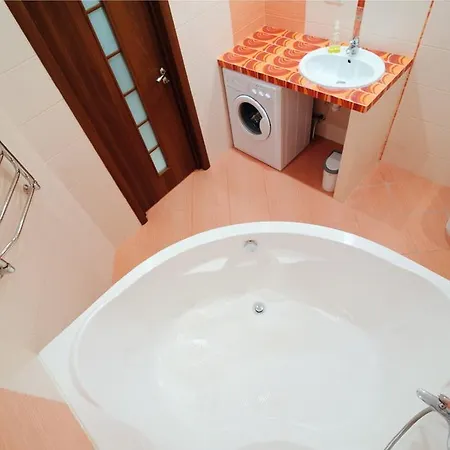 Apartment Park! Nezavisimosti 78 *